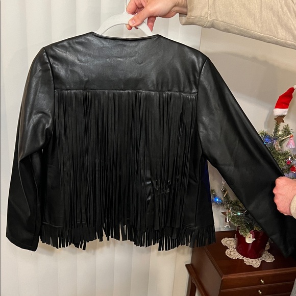 Sleek Chico’s Black Faux Leather Fringe Open Front Long Sleeve Jacket - Picture 6 of 13